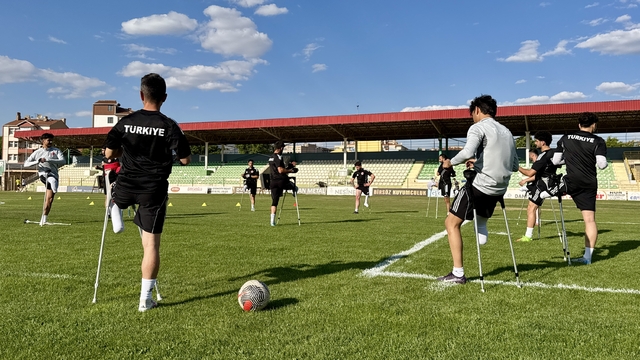 Ampute Milli Futbol Takımı, Kırşehir'de kampa girdi