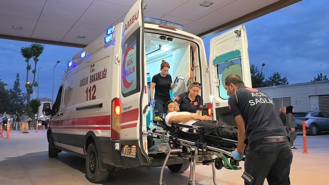 Şakalaşırken sigara paketini düşüren arkadaşını bıçaklayan şüpheli tutuklandı