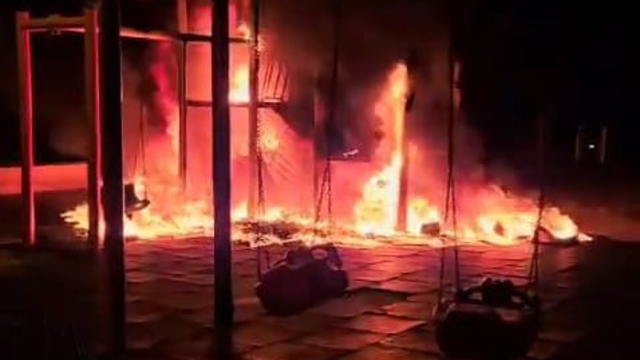 Amasya'da yakılan çocuk oyun parkı, kullanılamaz hale geldi