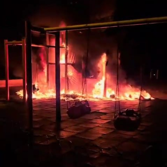 Amasya'da yakılan çocuk oyun parkı, kullanılamaz hale geldi