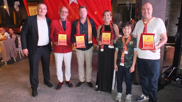 Bandırma'da çifte kupalı Galatasaray Balosu