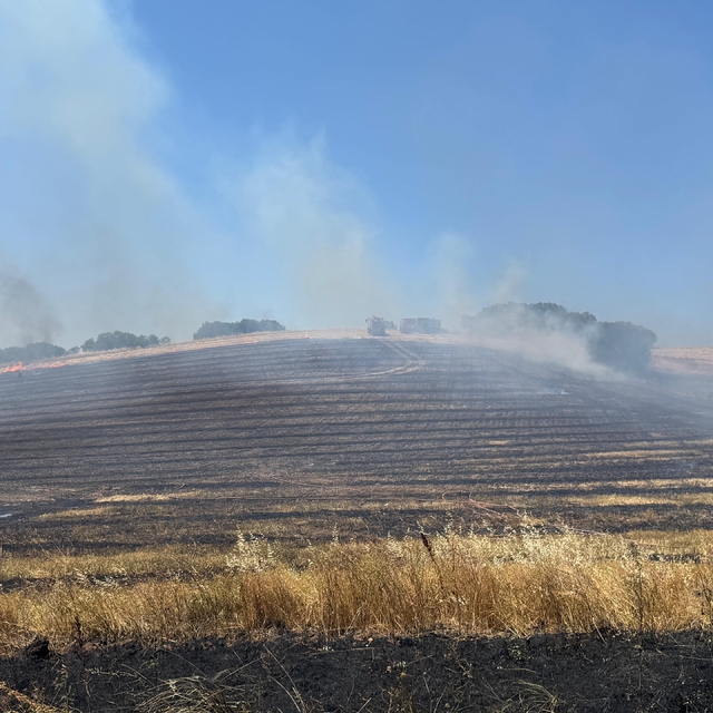 Bursa'da yerleşim yeri yakınındaki anız yangını söndürüldü
