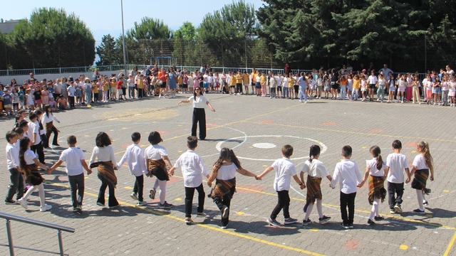 Sinop'ta hayata geçirilen projeyle öğrencilere halk oyunları öğretiliyor