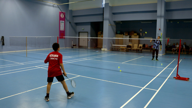 10 yaşındaki badmintoncunun hedefi zirvede yer alarak Türk bayrağını dalgalandırmak