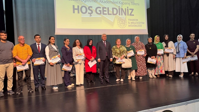 Trabzon Öğretmen Akademisini tamamlayan 156 öğretmene belge verildi