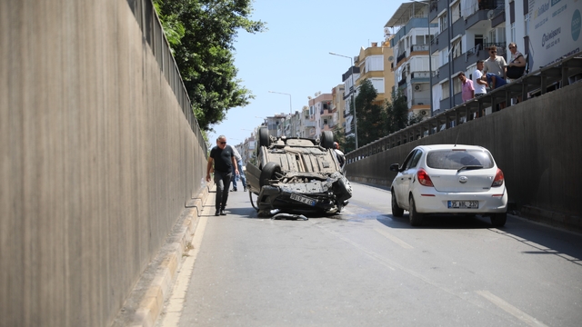 Antalya'da alt geçitte takla atan otomobilin sürücüsü yaralandı