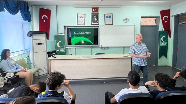 Kütahya Yeşilay Şubesince teknoloji bağımlılığı semineri düzenlendi