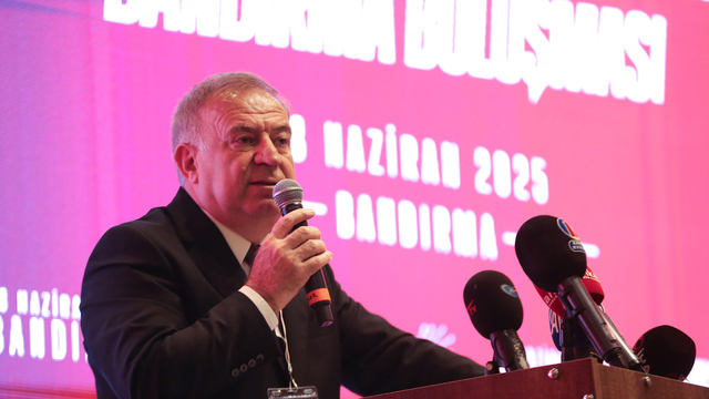 Balıkesir'de CHP tarafından "Nüfusu 100 Bin Üstü İlçe Belediye Başkanları Toplantısı" düzenlendi