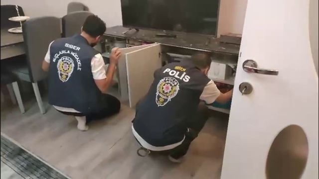 Balıkesir'de müstehcenlik operasyonunda 2 şüpheli tutuklandı