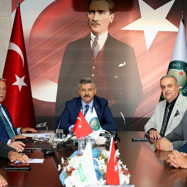 Artvin Valisi Ergün'den Artvin Ticaret Borsasına ziyaret