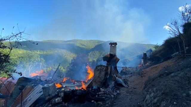 Çankırı'da 2 ahşap ev yandı