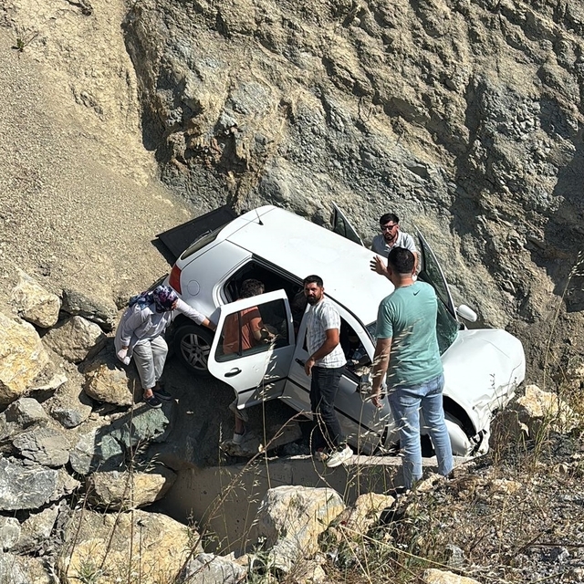Manisa'da menfeze düşen otomobildeki çocuk yaşamını yitirdi