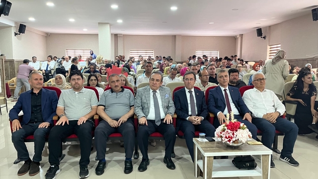 Terme'de öğretmenlerden besteli şiirler dinletisi etkinliği