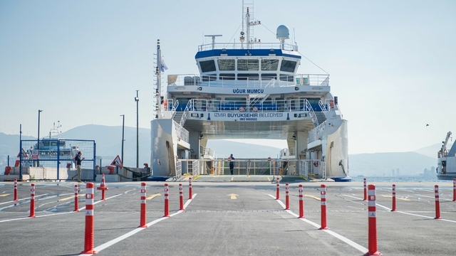 İzmir'de feribota zam yapıldı