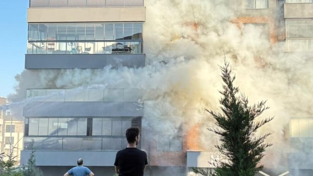 Eskişehir'de evde çıkan yangında 3 kişi dumandan etkilendi