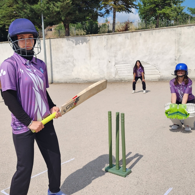 Üç yıl önce başladıkları kriket sporunda Türkiye şampiyonu oldular