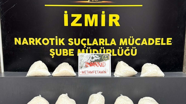 Otomobilde 10 kilo 40 gram metamfetamin ele geçirildi