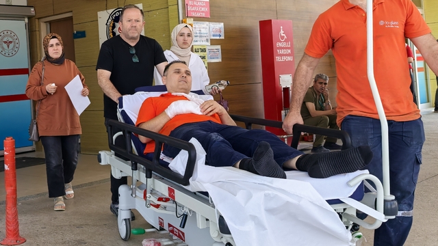 Cam fabrikasında elini makineye kaptıran işçi yaralandı