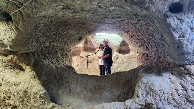 Kırşehir'de öğrenciler ilçelerini tanıtmak için sanatçıyla türkü söyleyip klip hazırladı