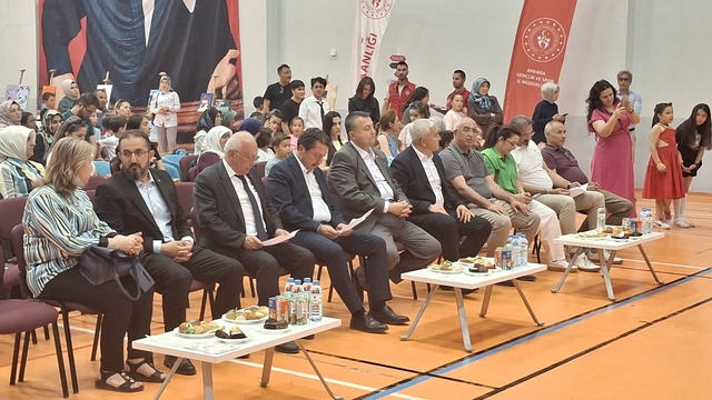 Beypazarı'nda resim ve el sanatları sergisi açıldı