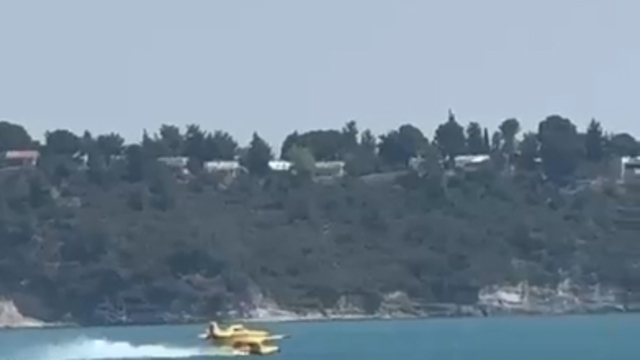 Yangın söndürme uçağı, kırıma uğradı (2)