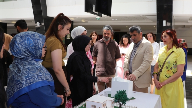 NEVÜ öğrencilerinin eserleri sergide sanatseverlerin beğenisine sunuldu