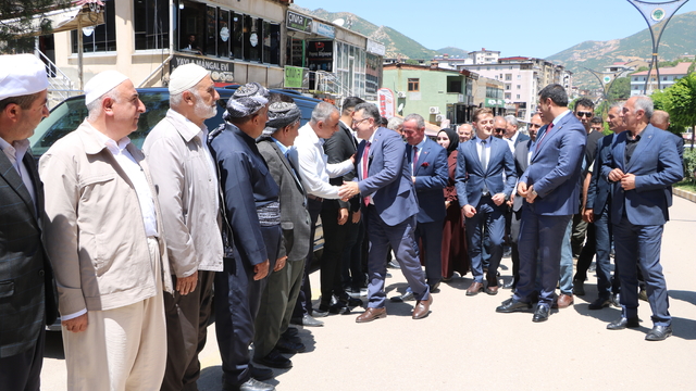 Hakkari Şemdinli'de 'Trabzon Caddesi' açıldı; kardeşlik protokolü imzalandı