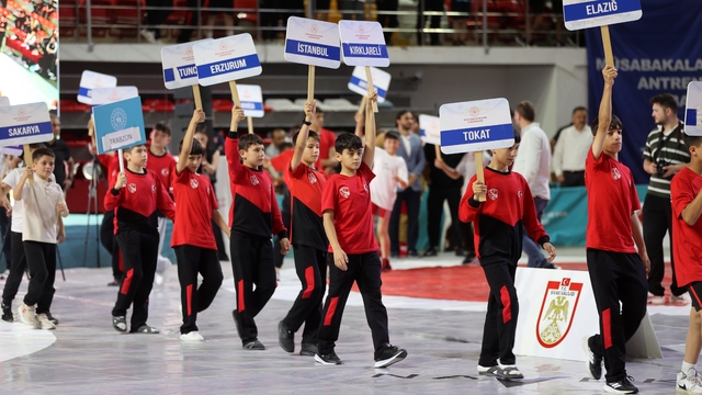 Minikler Türkiye Güreş Şampiyonası'nın açılış seremonisi yapıldı