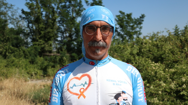 Kök hücre bekleyen hastalar için Çanakkale'den pedala basan gazeteci, Sakarya'ya ulaştı