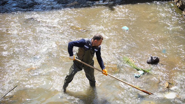 Bitlis'te dere temizleme çalışmaları sürüyor