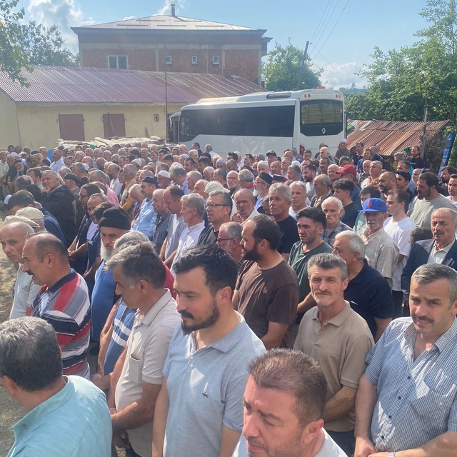 Yağlıdere'de trafik kazasında ölen kişinin cenazesi defnedildi