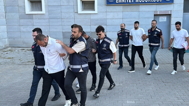 Samsun merkezli sahte içki operasyonunda yakalanan 4 zanlı adliyede