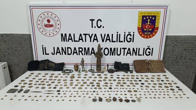 Malatya'da tarihi eser niteliğinde 273 sikke ele geçirildi