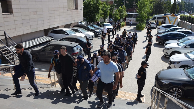 Eskişehir merkezli 3 ilde yüksek kar vaadiyle dolandırıcılık operasyonu