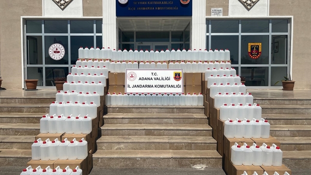 Adana'da 3 bin litre kaçak etil alkol ele geçirdi