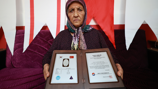 Bir fotoğrafı bile olmayan Kore şehidinin künyesi 74 yıl sonra bulunup ailesine verildi