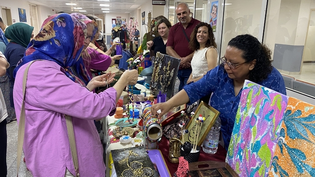 Alaşehir Hastanesinde el sanatları sergisi açıldı