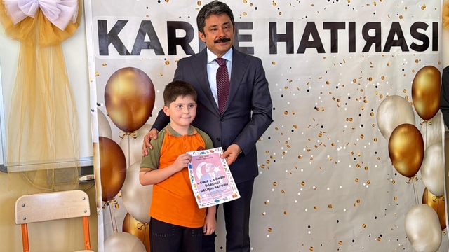 Kırşehir'de öğrenciler karne heyecanı yaşadı