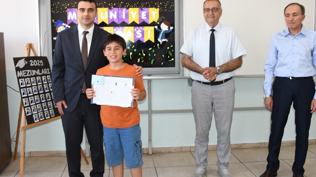 Osmaneli ilçesinde karne dağıtım töreni yapıldı