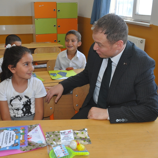 Bulanık'ta öğrenciler karne heyecanı yaşadı