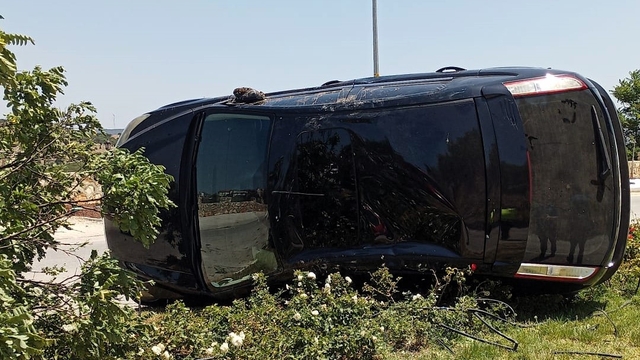 Bilecik'te devrilen otomobildeki 5 kişi yaralandı