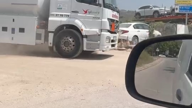 Kocaeli'de yangın; 4 kişi dumandan etkilendi (2)