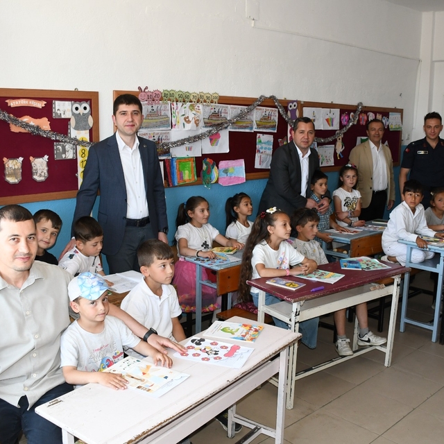 Alaçam ilçesinde 2 bin 411 öğrenci karnelerini alarak tatile girdi