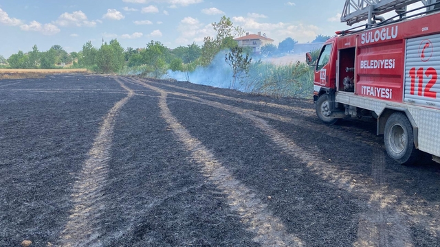 Edirne'de buğday tarlasında çıkan yangın söndürüldü