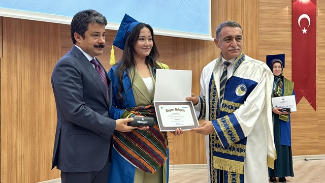 Kırşehir Ahi Evran Üniversitesinde mezuniyet töreni düzenlendi