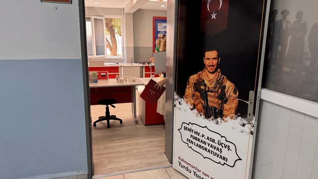 İzmir'de şehidin adının verildiği okula laboratuvar kuruldu