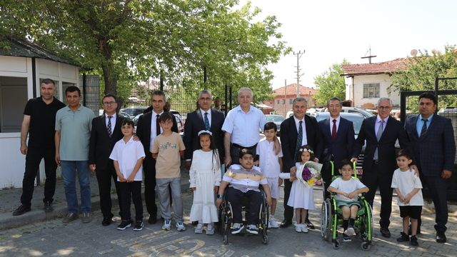 Çubuk'ta 22 bin öğrenci karne heyecanı yaşadı