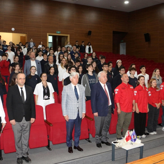 Trabzon'da lise öğrencilerine afet bilinçlendirme eğitimi verildi