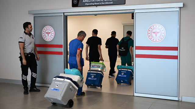 Darp sonucu hayatını kaydeden kişi organlarıyla 5 hastaya umut oldu