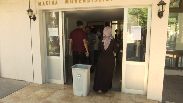 YKS'ye geç kalan öğrencileri, belediye ekipleri yetiştirdi